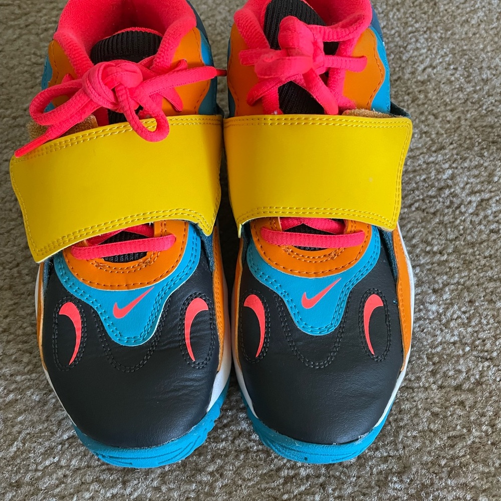 Boys Multi Color Sneakers size 3, at a great price. Can be for girls or boys.